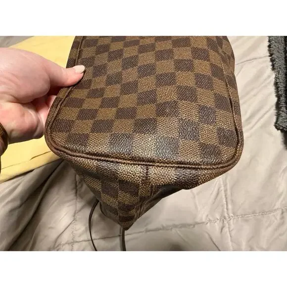 Louis Vuitton Neverfull Damier MM - Picture 5 of 11